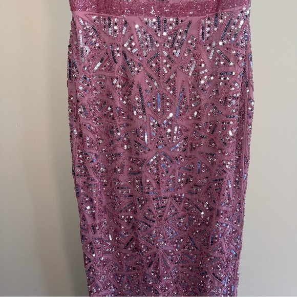 Mac Duggal Geometric Patterned Sequin Midi Cocktail Dress - Picture 6 of 8
